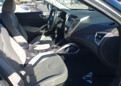 2012 Hyundai Veloster Base W/Gray z USA, uszkodzony, nr VIN KMHTC6AD9CU056939